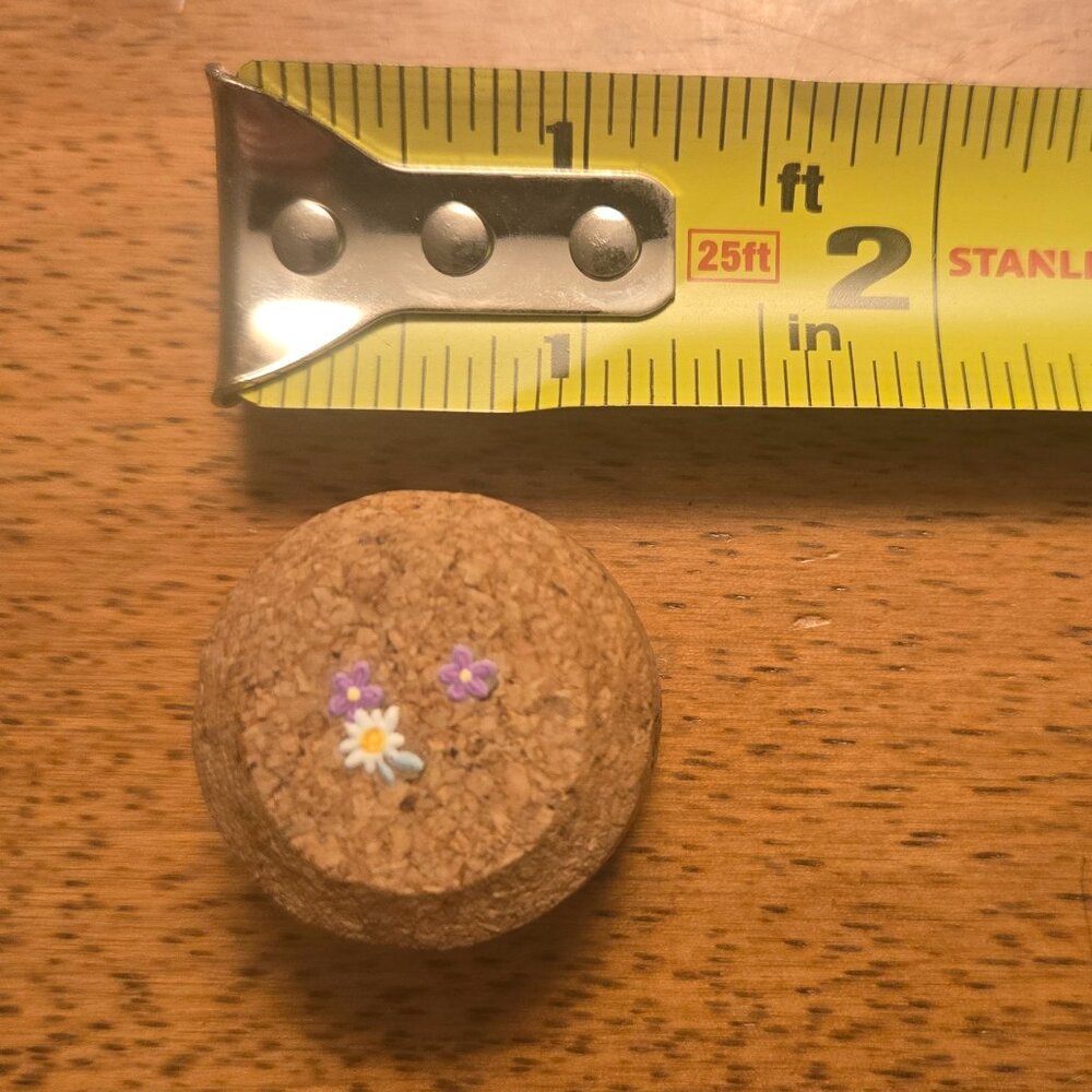 Brand New Hand Crafted Magnet Created from Champagne Cork Featuring Flowers - Picture 3 of 5
